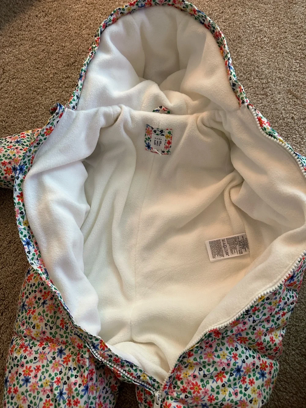 Baby Gap Girl Snowsuit Floral Print 6-12 months 🌼🌸